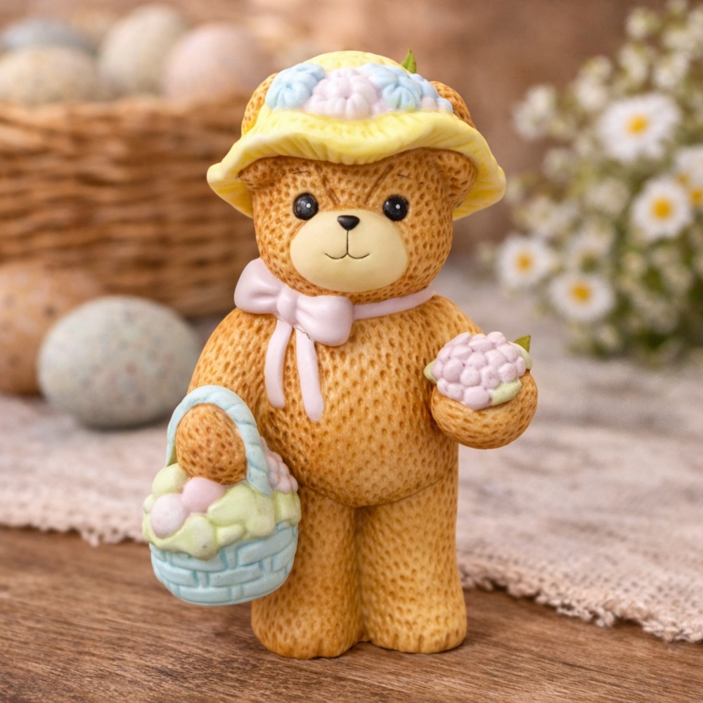 Enesco Lucy & Me 1982 Lucy Rigg Bear With Straw Hat Holding Basket Of‎ Fl…